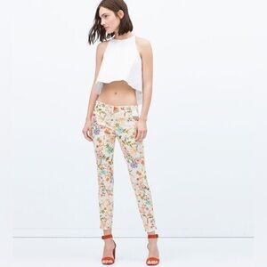 3/$15   Zara White, Floral Print Skinny Pants